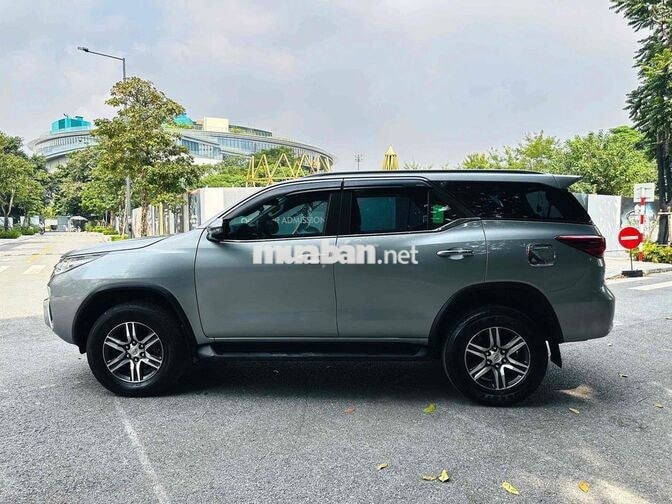 Toyota Fortuner 2018 AT 9 vạn Xám
