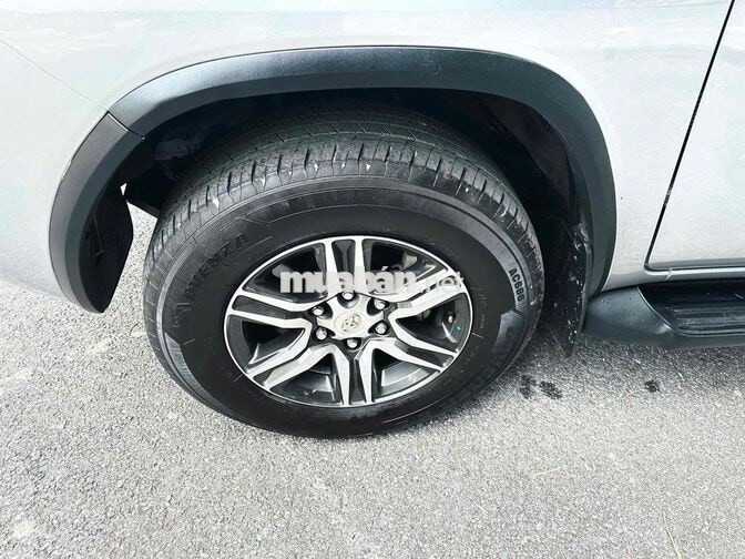 Toyota Fortuner 2018 AT 9 vạn Xám