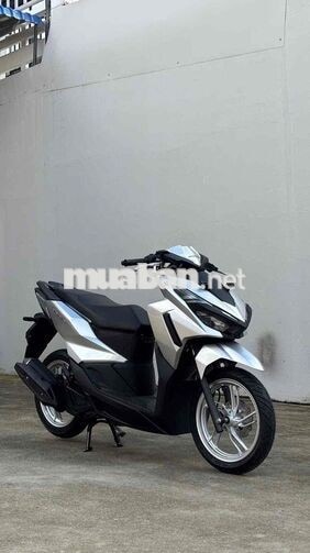 Honda Vario 125 màu Bạc
