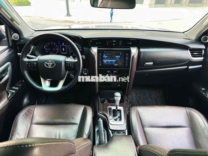 Toyota Fortuner 2018 AT 9 vạn Xám
