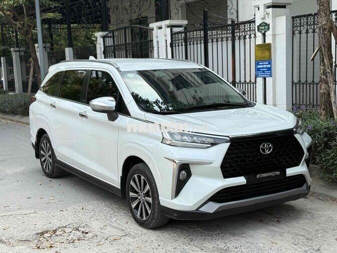 Toyota Veloz 2022 1.5 Tự động 8v6km Trắng