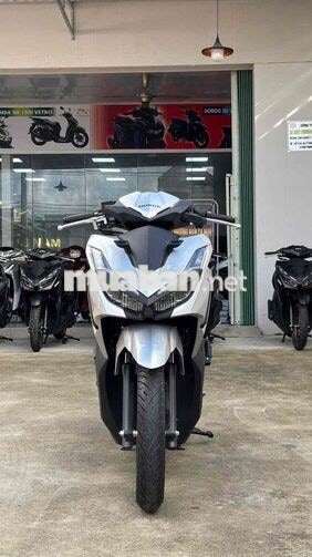 Honda Vario 125 màu Bạc