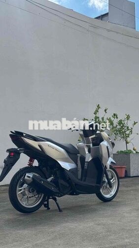 Honda Vario 125 màu Bạc