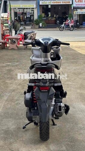 Honda Vario 125 màu Bạc