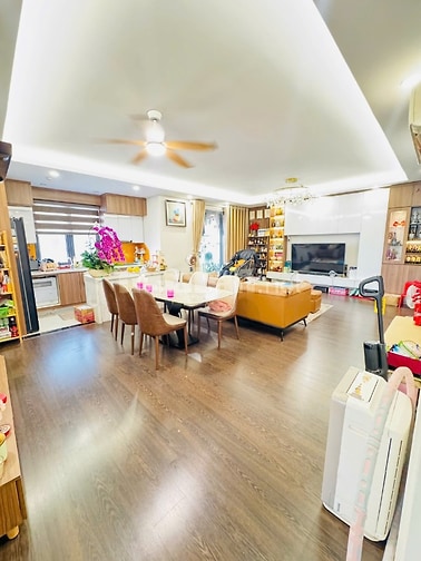 Bán gấp chung cư Imperia Sky Garden Minh Khai, Dt 98m2, 3 ngủ, 2 wc.