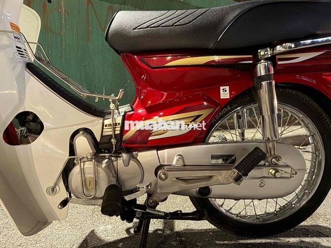 Honda Super Dream màu Đỏ