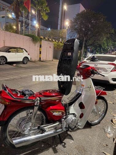 Honda Super Dream màu Đỏ