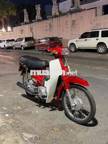 Honda Super Dream màu Đỏ