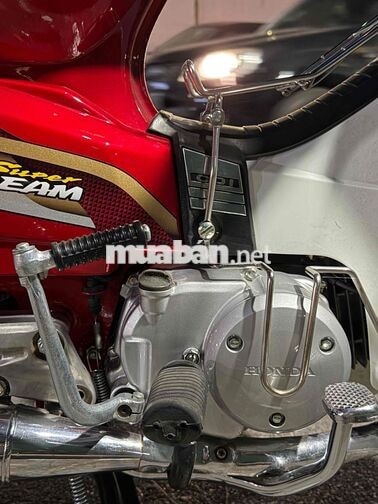 Honda Super Dream màu Đỏ