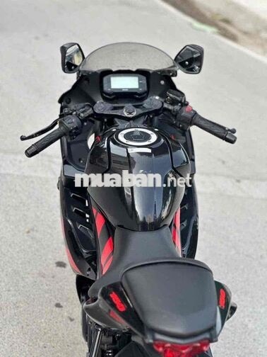 Suzuki GSX 150R 2020 màu đen đỏ