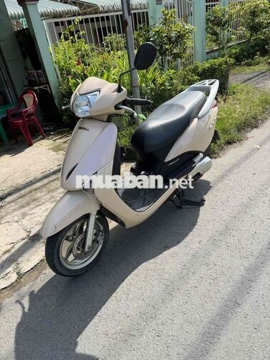 Honda Lead màu kem 2013
