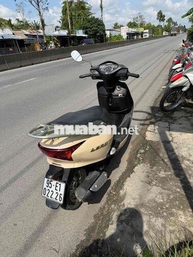 Honda Lead màu kem 2013