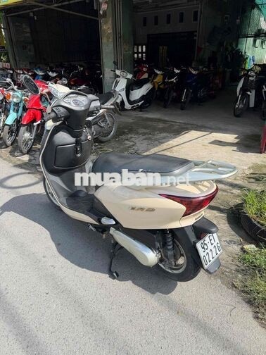 Honda Lead màu kem 2013