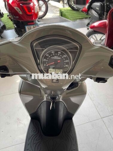 vison 2023 . bánh lớn. lướt 3k km . zin nguyen bản