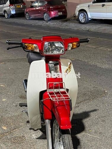 Honda Super Dream màu Đỏ