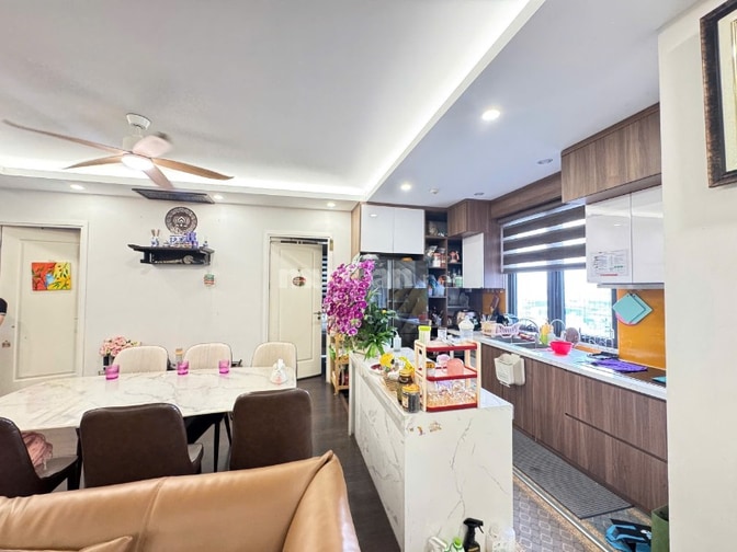 Bán gấp chung cư Imperia Sky Garden Minh Khai, Dt 98m2, 3 ngủ, 2 wc.
