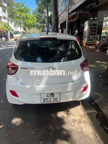 Hyundai Grand i10 2015 5 chỗ trắng
