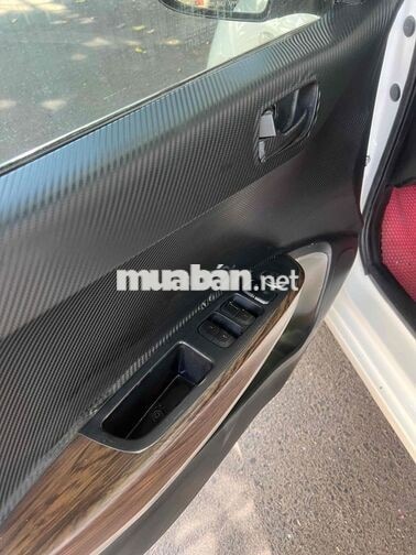 Hyundai Grand i10 2015 5 chỗ trắng