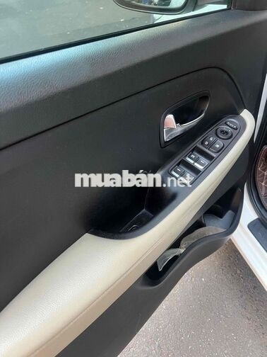 KIA Rondo 2018 Số tự động màu Trắng
