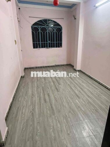chính chủ cho thuê nhà sát chợ Hoà Bình