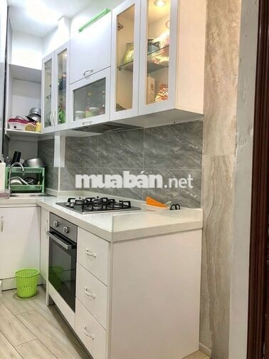 NHÀ 2 PHÒNG MÁY LẠNH CÁCH MẠNG THÁNG 8