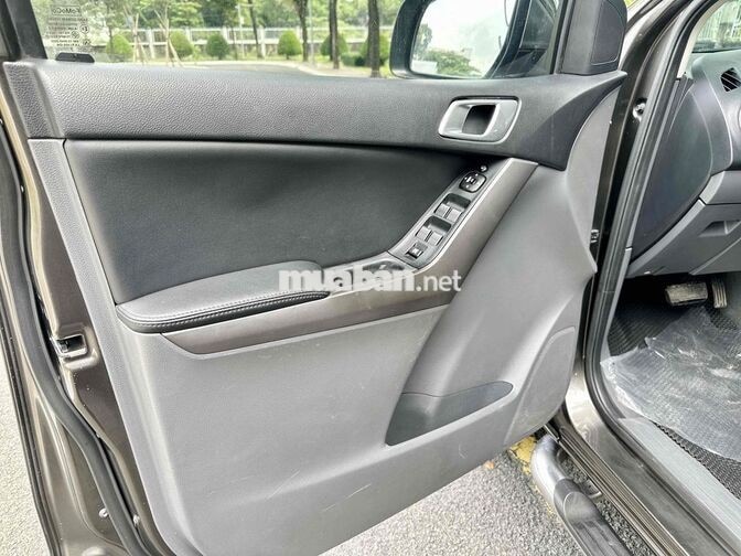 Mazda BT-50 2017 4x2 2.2 AT Xe Zin Nhập Thái