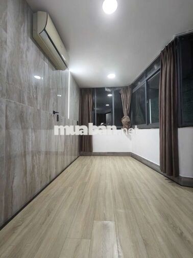 NHÀ 2 PHÒNG MÁY LẠNH CÁCH MẠNG THÁNG 8