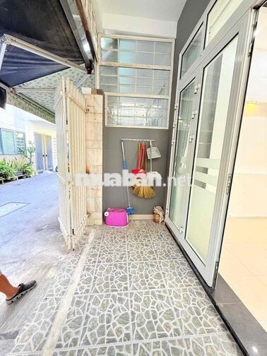 Cho thuê nhà nguyên căn 2 tầng, full nội thất, trung tâm Đà Nẵng