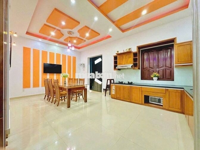 CHO THUÊ NHÀ NGUYÊN CĂN 3 TẦNG CÓ SÂN FULL NỘI THẤT NAM NHA TRANG GIÁ