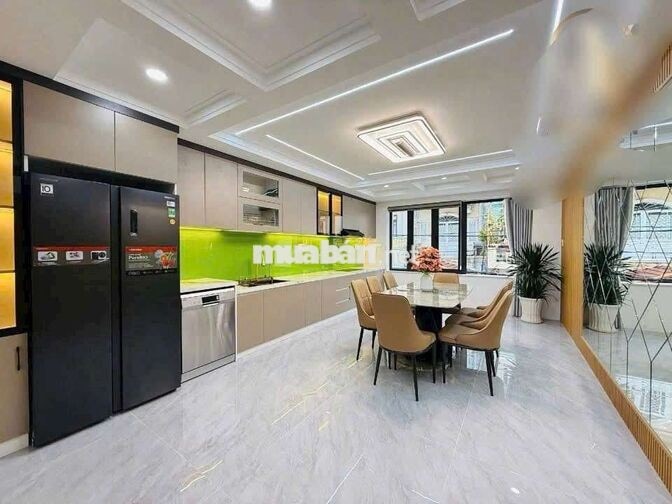 4,2x20 6 tầng full nội thất có thang máy ô tô vào nhà 6pn 8wc 