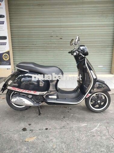 Piaggio Vespa GTS màu đen