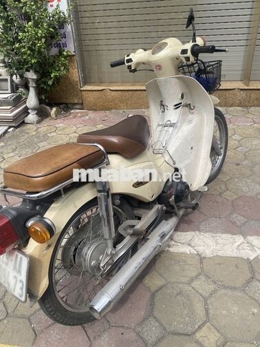 Honda Cub 50cc Thái Lan màu trắng