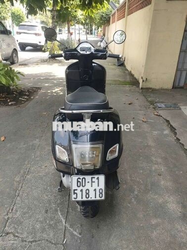 Piaggio Vespa GTS màu đen
