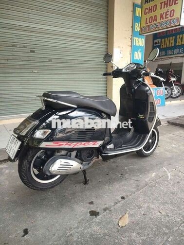 Piaggio Vespa GTS màu đen