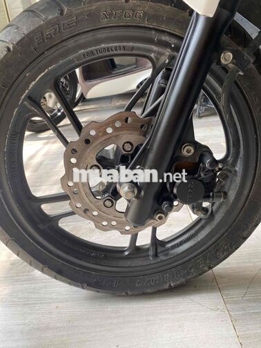 Honda Vario 150 màu trắng đỏ