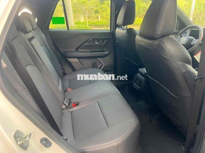 TOYOTA YARIS CROSS 2025 1.5CVT TRẮNG Odo 1 Vạn
