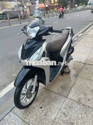 Honda Vision 2016 màu bạc đen
