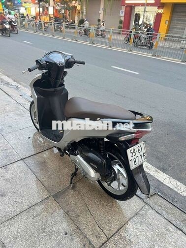 Honda Vision 2016 màu bạc đen