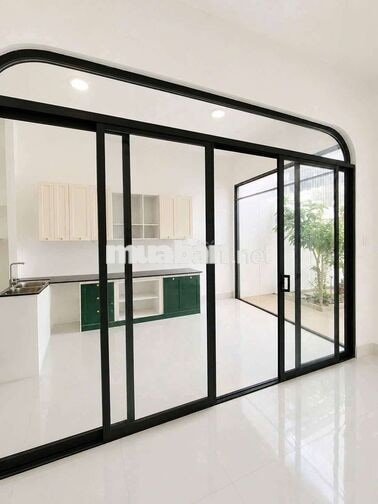 Nhà Phú Thọ gần nhà thờ Giáo Xứ Bà Lụa, 3 phòng, giá 14 triệu có bớt