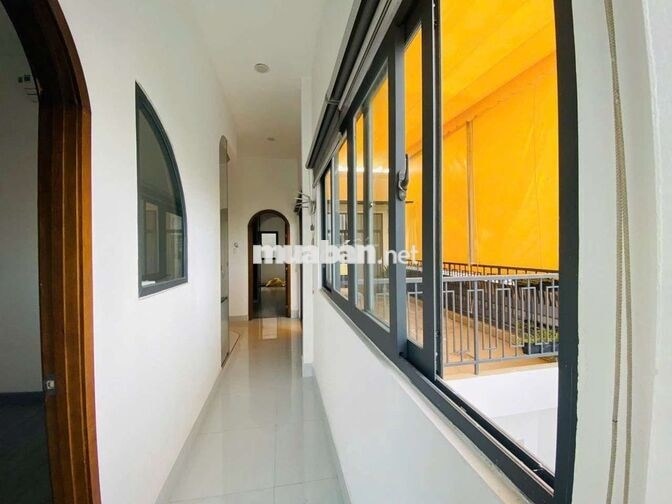 Nhà Phú Thọ gần nhà thờ Giáo Xứ Bà Lụa, 3 phòng, giá 14 triệu có bớt