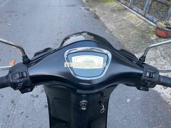 Xe máy Victoria Vitoria 50cc 2023 Đen
