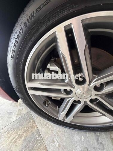 Hyundai Elantra Sport 2021 27.000 km Đỏ