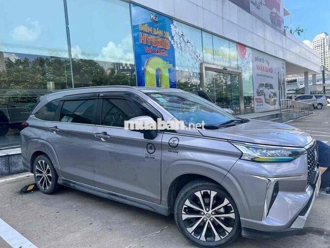 TOYOTA VELOZ CROSS
