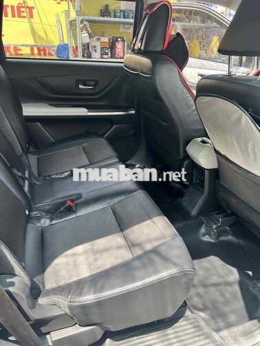 TOYOTA VELOZ CROSS