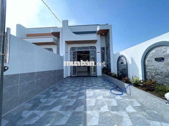 Anh 8 cần bán nhà 134m2 thổ cư 100%-shr 3phòng ngủ LK Tl10-KCN Tân Đức