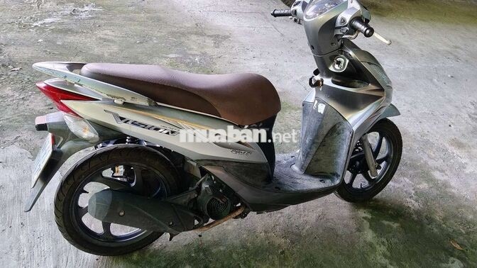 Honda Vision màu bạc