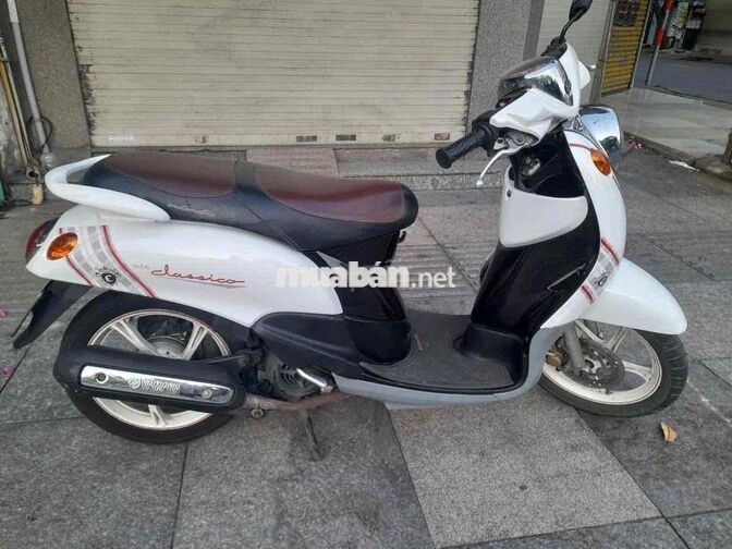 Yamaha Mio Classico 2011 trắng nâu thành phố