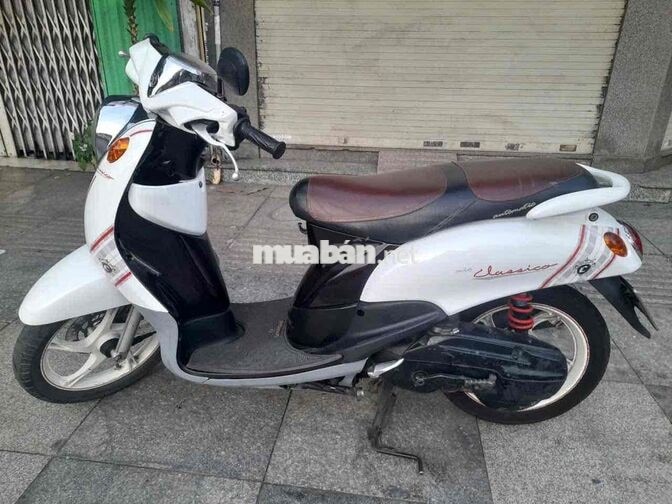 Yamaha Mio Classico 2011 trắng nâu thành phố