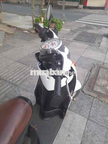 Yamaha Mio Classico 2011 trắng nâu thành phố