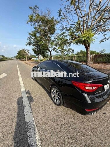 Hyundai Sonata 2015 5 chỗ Tự động Đen